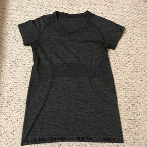 Lululemon Swiftly Tech Short Sleeve